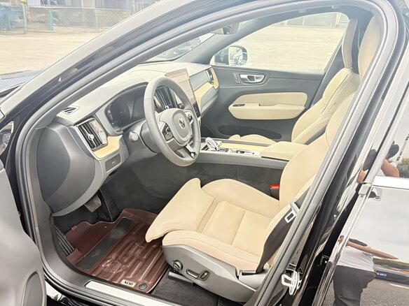 2026 Volvo XC60 II Рестайлинг 3, чёрный, 5660000 рублей - вид 10