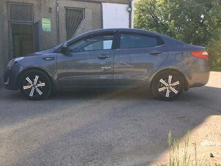 2012 Kia Rio 5-speed III, серый, 750000 рублей, вид 3
