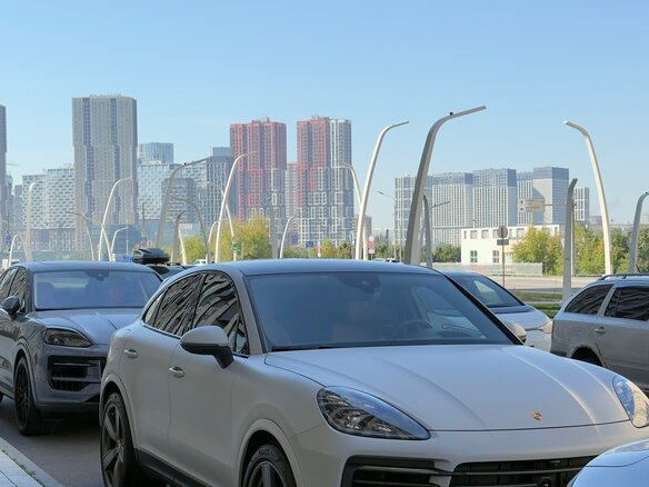 2022 Porsche Cayenne III, серый - вид 16