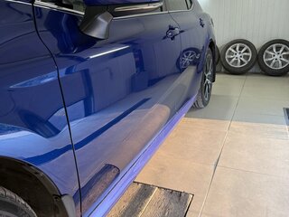 2021 Toyota Camry VIII (XV70) Рестайлинг, синий, 3300000 рублей, вид 3