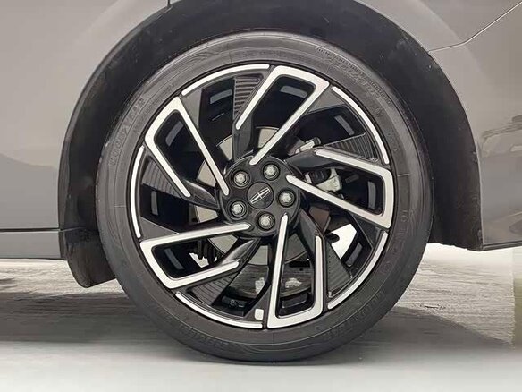 2024 Lincoln Z, зелёный, 3390000 рублей - вид 10