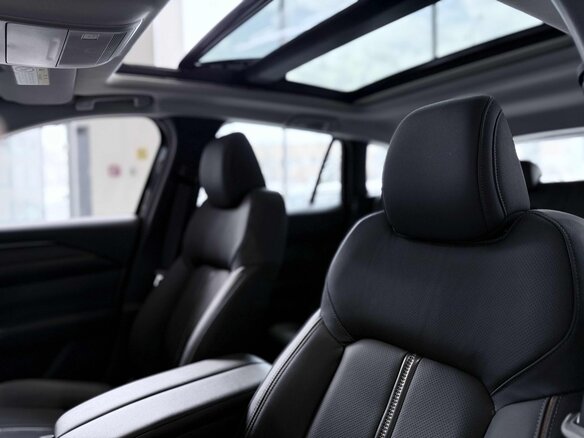2025 Mazda CX-50, красный, 4720000 рублей - вид 19