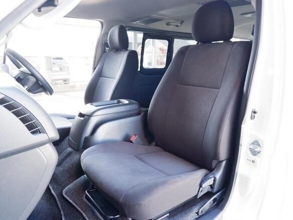2023 Toyota HiAce H200 Рестайлинг, белый, 4989000 рублей - вид 12