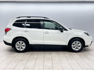 2017 Subaru Forester IV Рестайлинг 2, белый, 1755000 рублей, вид 5