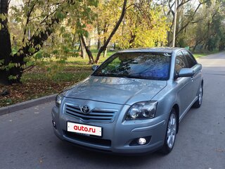 2007 Toyota Avensis II Рестайлинг, серебристый, 930000 рублей, вид 1