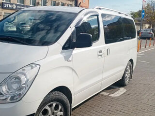 2011 Hyundai Grand Starex I, белый, 1600000 рублей, вид 3