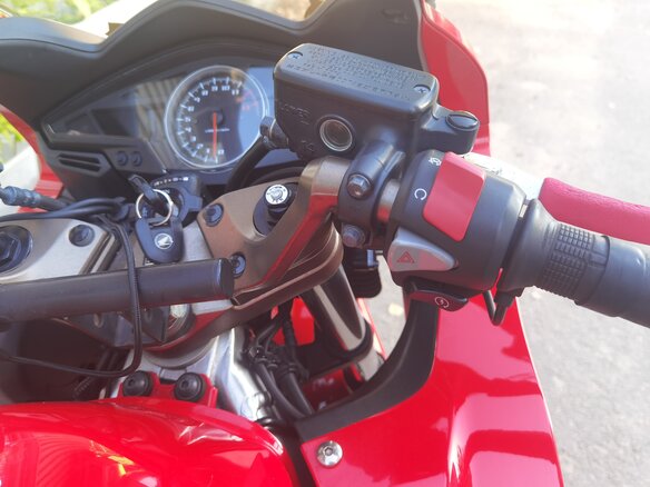 2015 Honda VFR 800, красный, 885000 рублей - вид 14