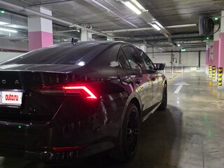 2021 Skoda Octavia IV (A8), чёрный, 1900000 рублей, вид 4