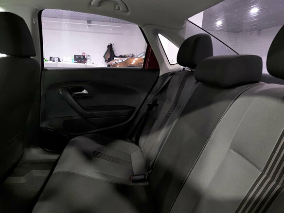 2017 Volkswagen Polo V Рестайлинг, красный - вид 11