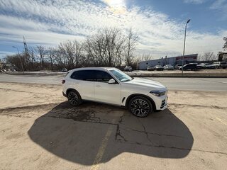 2020 BMW X5 40i IV (G05/G18), белый, 5400000 рублей, вид 5