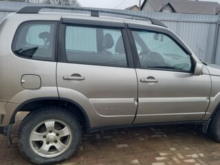 2011 Chevrolet Niva I Рестайлинг, серый, 530000 рублей, вид 4