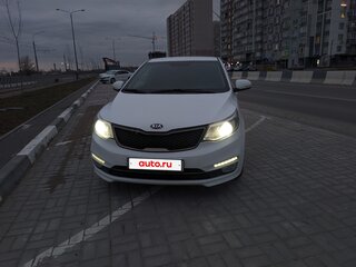2016 Kia Rio III Рестайлинг, белый, 1105000 рублей, вид 2