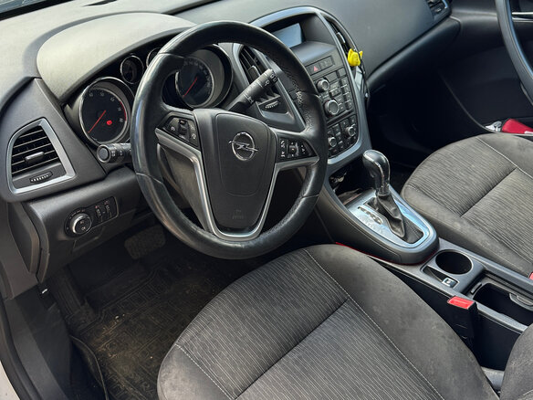 2014 Opel Astra J Рестайлинг, белый, 705000 рублей - вид 12