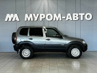 2018 Chevrolet Niva I Рестайлинг, серебристый, 750000 рублей, вид 4