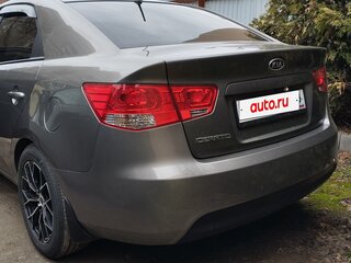 2010 Kia Cerato 4-speed II, серый, 900000 рублей, вид 5