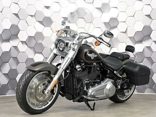 2019 Harley-Davidson Fat Boy, серый, 1977000 рублей, вид 2