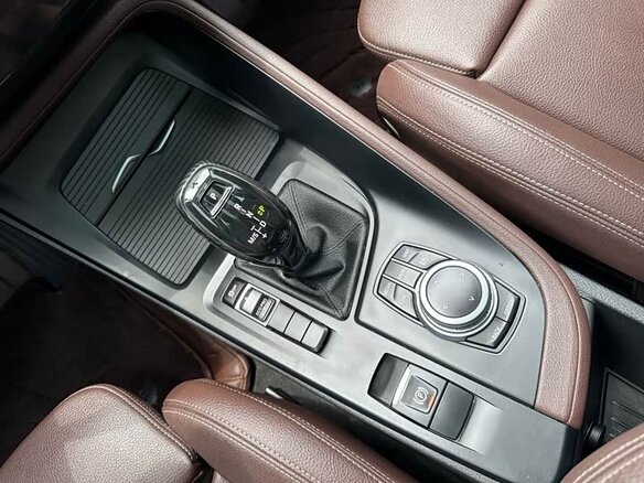 2021 BMW X1 18i sDrive II (F48) Рестайлинг, белый, 1940000 рублей - вид 12