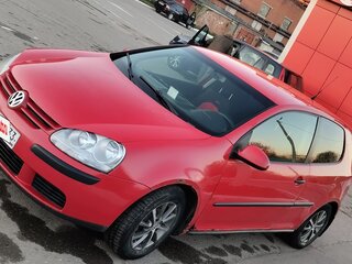 2006 Volkswagen Golf V, красный, 349000 рублей, вид 2