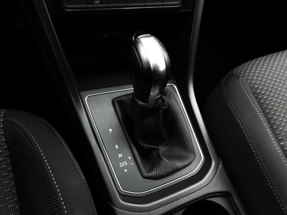 2019 Volkswagen Touran II, серый, 1819000 рублей - вид 18