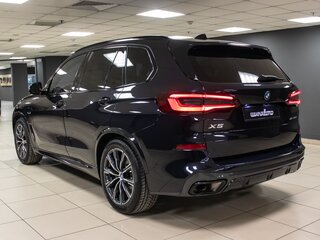 2022 BMW X5 45e IV (G05/G18), чёрный, 9600000 рублей, вид 4