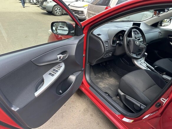2011 Toyota Corolla X (E140, E150) Рестайлинг, пурпурный, 1300000 рублей - вид 3