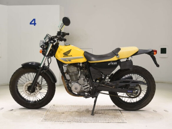 2008 Honda FTR 223, жёлтый, 200000 рублей - вид 2