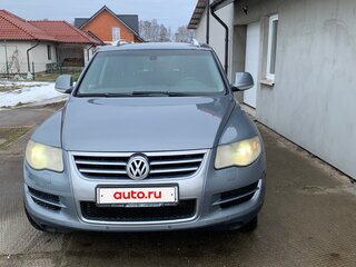 2007 Volkswagen Touareg I Рестайлинг, серебристый, 900000 рублей, вид 1