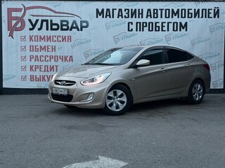 2013 Hyundai Solaris I, бежевый, 770000 рублей, вид 3