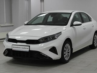 2021 Kia Cerato IV Рестайлинг, белый, 2029900 рублей, вид 3
