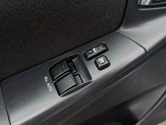 2006 Toyota Corolla IX (E120, E130) Рестайлинг, серебристый - вид 13