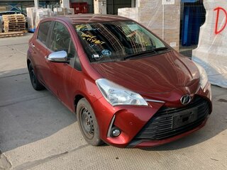2019 Toyota Vitz III (XP130) Рестайлинг 2, красный, 1460000 рублей, вид 2