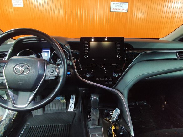 2021 Toyota Camry VIII (XV70) Рестайлинг, белый, 3350000 рублей - вид 16