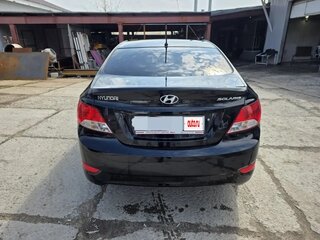 2013 Hyundai Solaris I, чёрный, 810000 рублей, вид 4