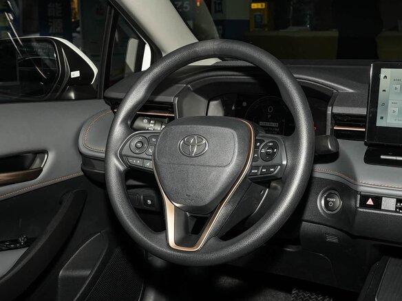 2026 Toyota Corolla XII (E210) Рестайлинг 2, белый, 2200000 рублей - вид 13