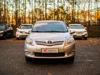 2011 Toyota Auris I Рестайлинг, серебристый, 955000 рублей, вид 3
