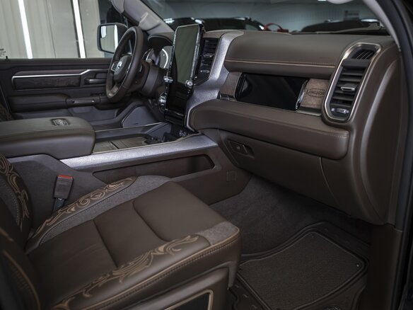 2026 Ram 1500 Crew Cab eTorque V Рестайлинг, чёрный, 12019113 рублей - вид 18