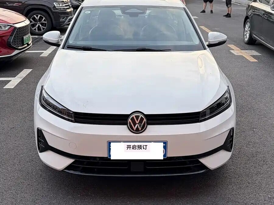 Открыть фотографии: Volkswagen Sagitar IV
