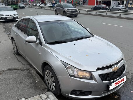 2011 Chevrolet Cruze I, серебристый, 635000 рублей, вид 1