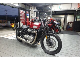 2021 Triumph Bonneville Bobber, красный, 1275000 рублей, вид 3