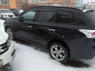 2012 Mitsubishi Outlander III, чёрный, 1550000 рублей, вид 3