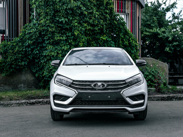 2026 Lada (ВАЗ) Vesta I Рестайлинг (NG), белый, 1650000 рублей - вид 1