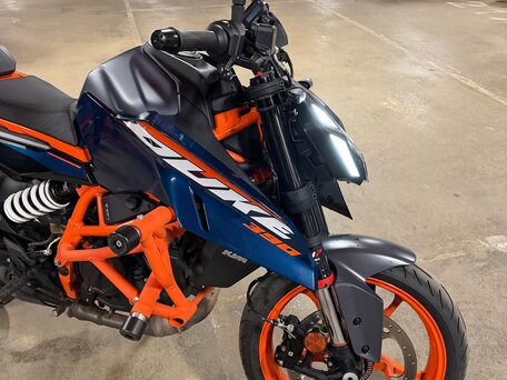 2023 KTM 390 Duke, синий, 550000 рублей, вид 1