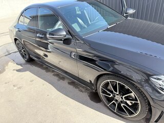 2018 Mercedes-Benz C-Класс 300 IV (W205) Рестайлинг, чёрный, 3100000 рублей, вид 2