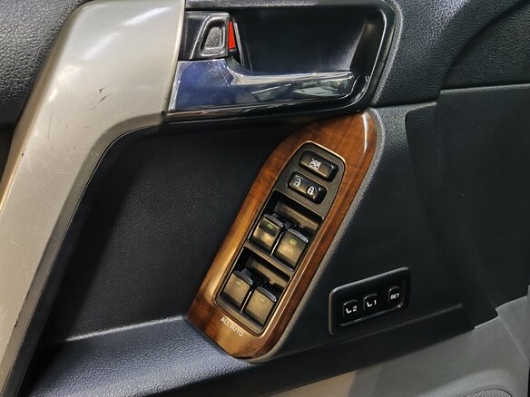 2009 Toyota Land Cruiser Prado 150 Series, чёрный, 2100000 рублей - вид 17