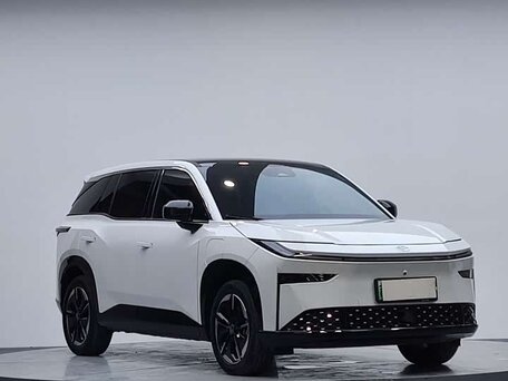 2026 Toyota bZ3X 58.3 kWh, белый, 2400000 рублей, вид 3