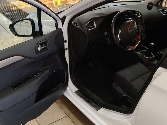 2012 Citroen C4 II, белый, 750000 рублей - вид 6