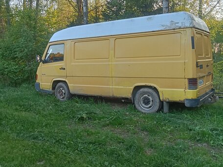 1994 Mercedes-Benz MB 100, жёлтый, 300000 рублей, вид 2