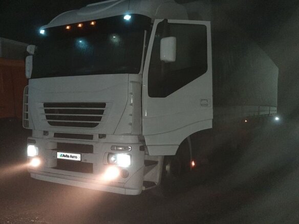 2003 Iveco Stralis, белый, 1650000 рублей - вид 2