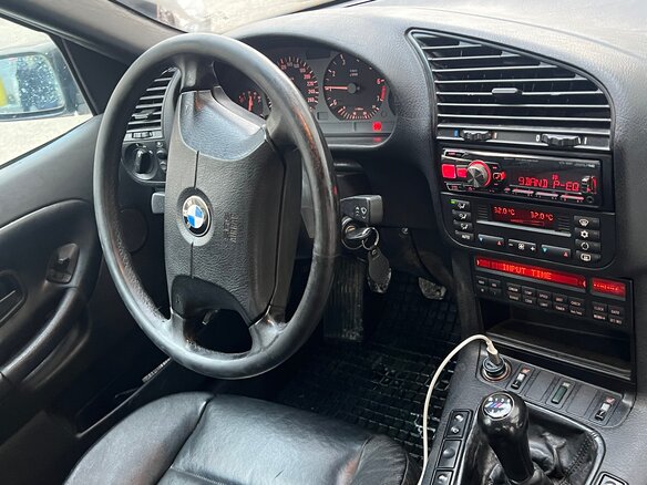 1998 BMW 3 серии 320i III (E36), чёрный, 500000 рублей - вид 4