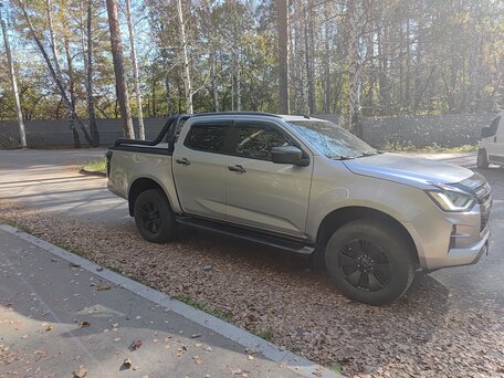 2021 Isuzu D-Max III, серый, 5500000 рублей, вид 3